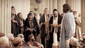 jesus en discussion avec les grd pretres